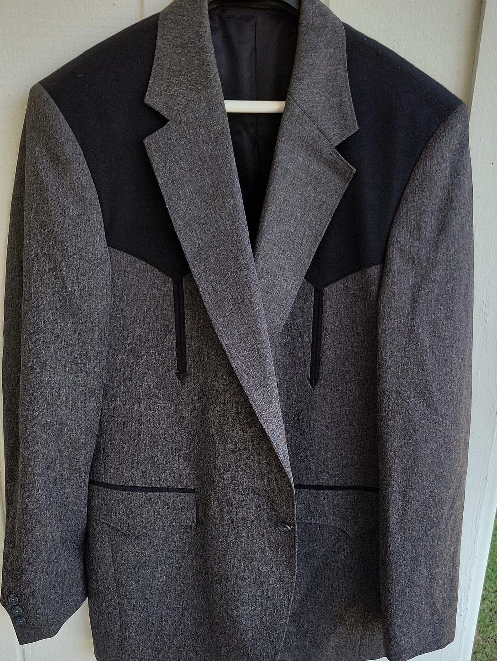 Men's Western Wear Dallas Texas Two-Tone Grey Blazer with Black Yoke